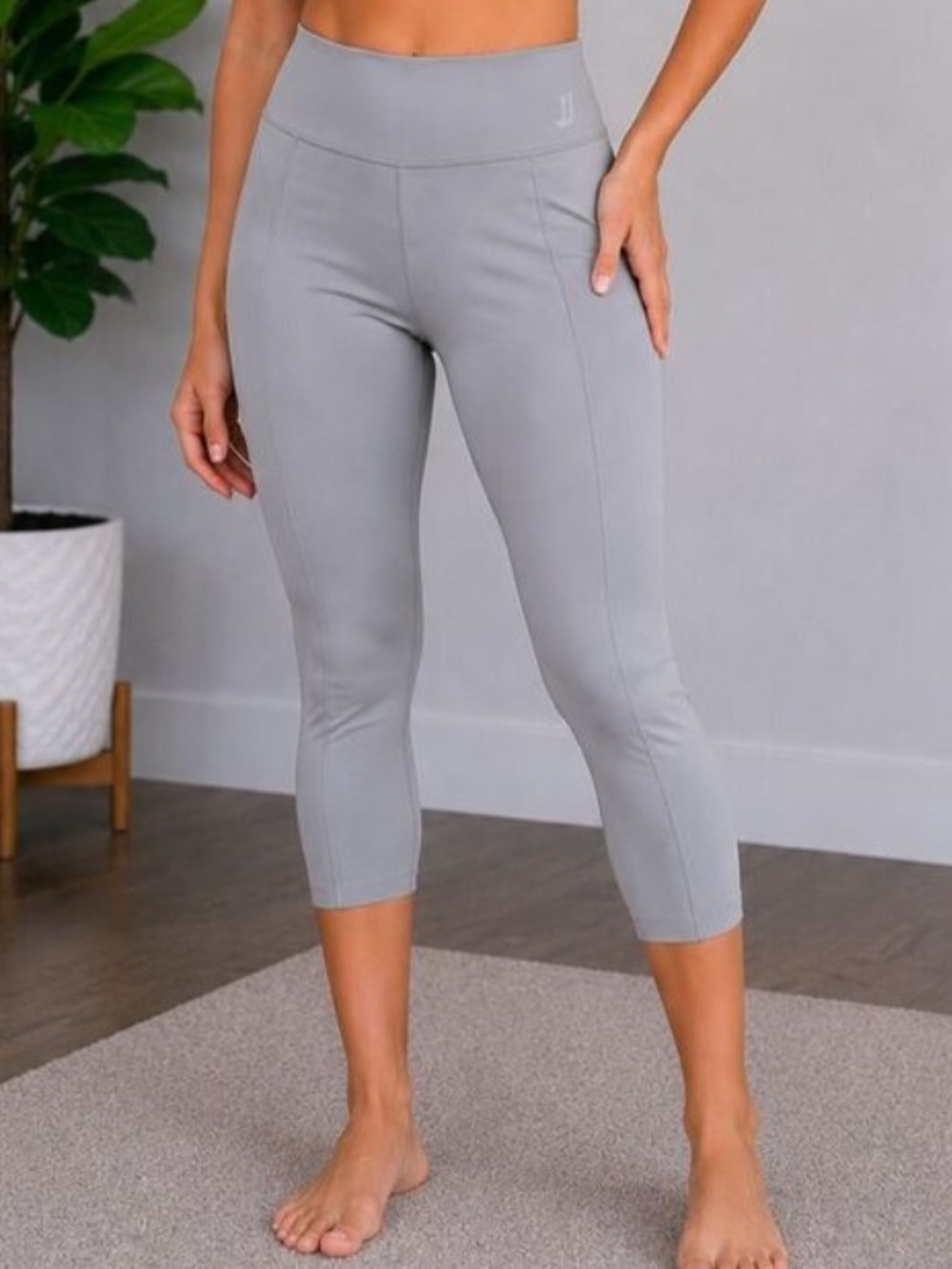 Joe Fresh Gray Cropped Leggings – Women’s Medium